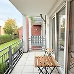 Nyaraló Neu Renoviertes Mit 2 Schlafzimmern, Kueche & Waschtrockner Nahe Zentrum *