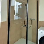 Neu Renoviertes Mit 2 Schlafzimmern, Kueche & Waschtrockner Nahe Zentrum Nyaraló *