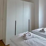 Nyaraló Neu Renoviertes Mit 2 Schlafzimmern, Kueche & Waschtrockner Nahe Zentrum