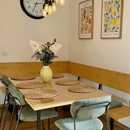 펜션 Neu Renoviertes Mit 2 Schlafzimmern, Kueche & Waschtrockner Nahe Zentrum *