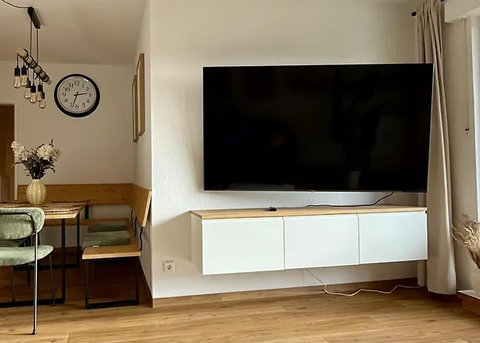 Holiday home Neu Renoviertes Mit 2 Schlafzimmern, Kueche & Waschtrockner Nahe Zentrum