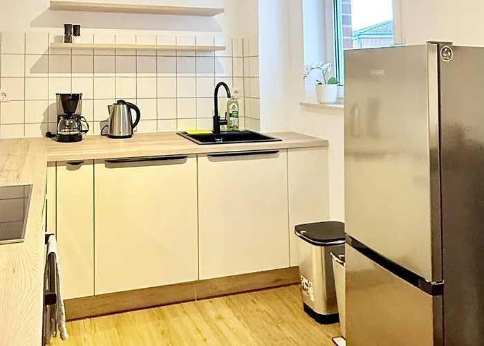 Holiday home Neu Renoviertes Mit 2 Schlafzimmern, Kueche & Waschtrockner Nahe Zentrum